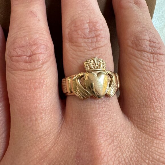 Claddagh Ring 14k Heavy Solid Gold - Picture 3 of 7